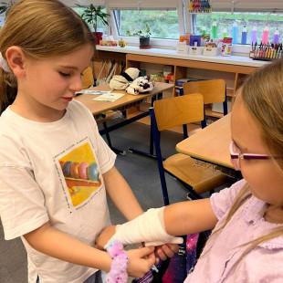 ac59b3fd-90a9-43e4-a50d-46a6a7ea7c71