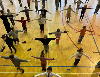 ROZTANČENÁ DRUŽINA 