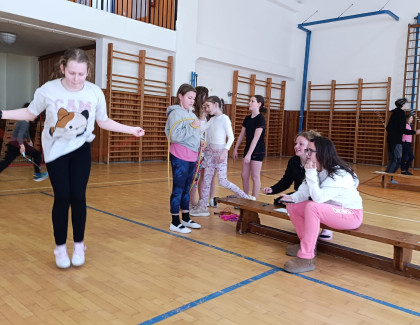 Výsledky z celoškolní soutěže přeskoky přes švihadlo