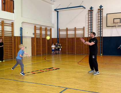 Miniházená v tělocviku 1.A a 1.B 